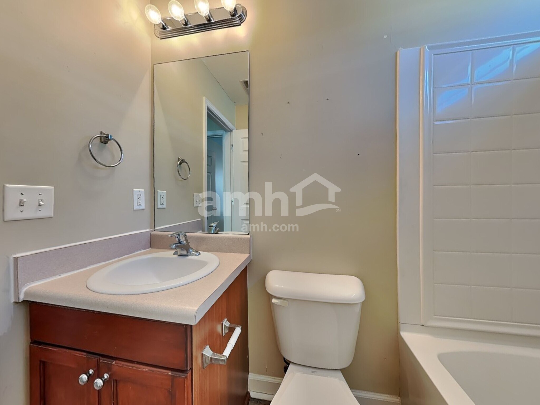 Building Photo - 35 Summer Hill Ct