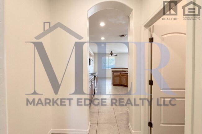 Building Photo - 4Bed/2.5Bath House at Litchfield/Greenway! Move-In Ready on 08/06/2026!