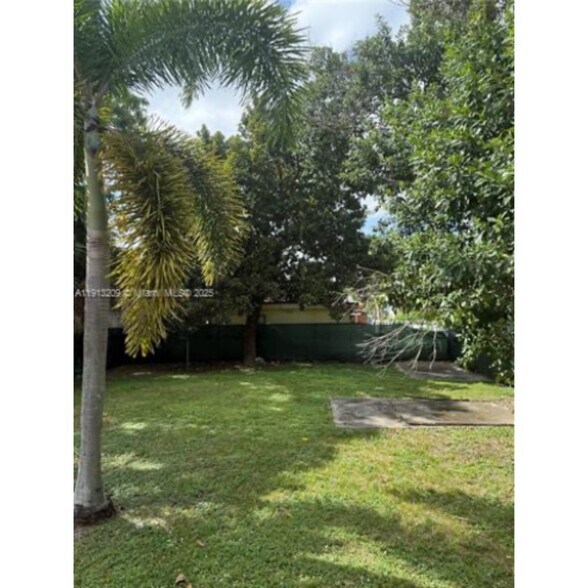 Building Photo - 5636 NW 4th Ave