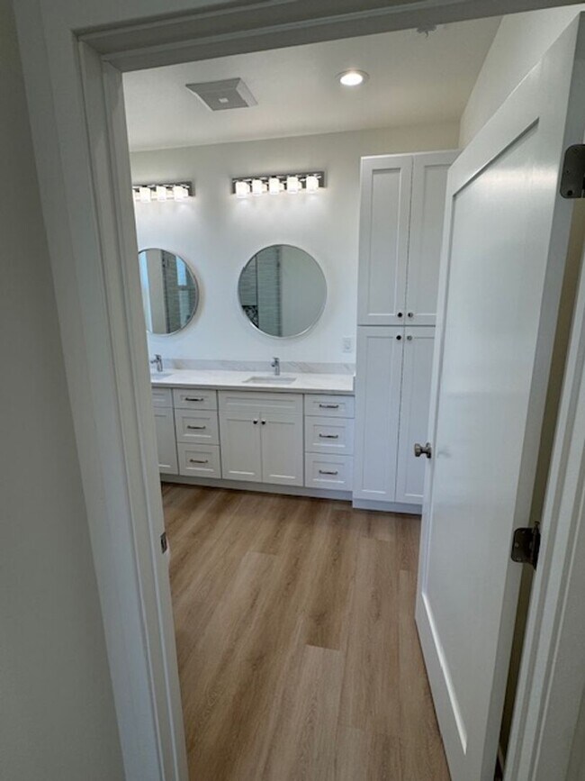 Building Photo - 6170 Briercrest Ave