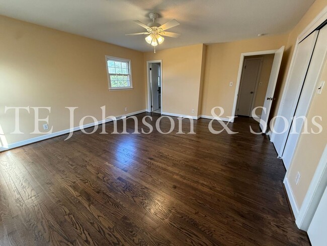 Building Photo - Spacious 4BR Home with Finished Basement, Screened Porch & Garage in Winston-Salem