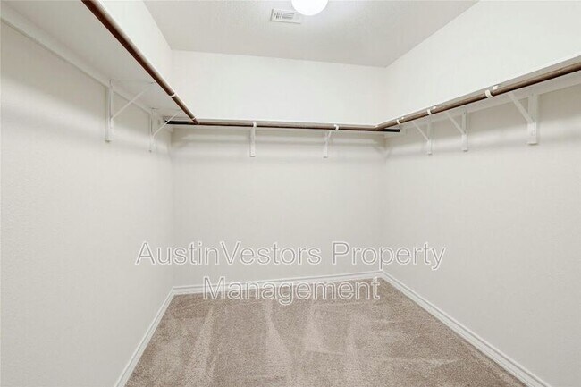 Building Photo - 15801 Crissom Ln