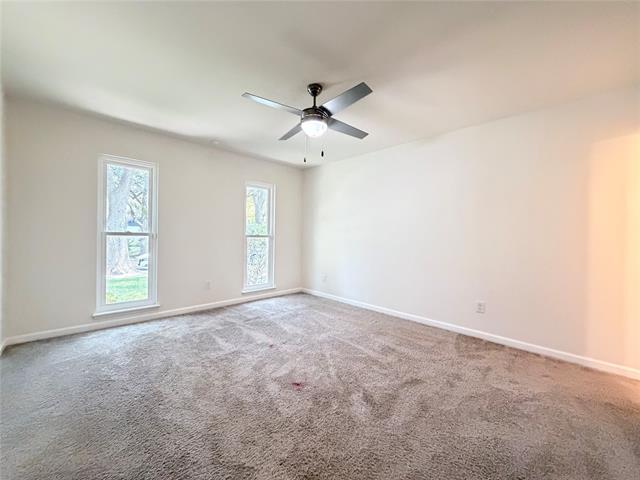 Building Photo - 407 Ivy Way