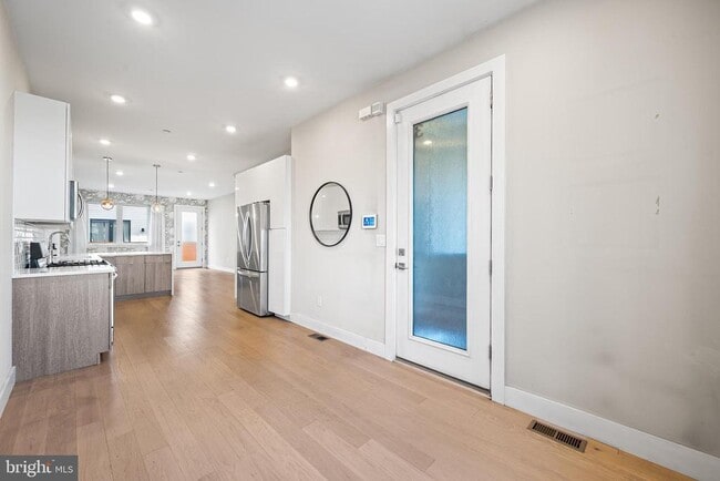 Building Photo - 1839- Blair St