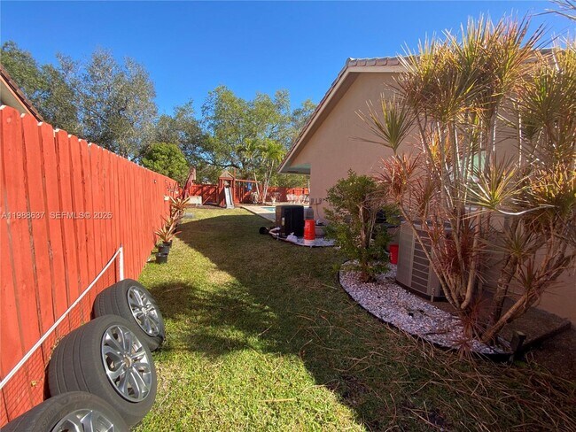 Building Photo - 10981 NW 7th St