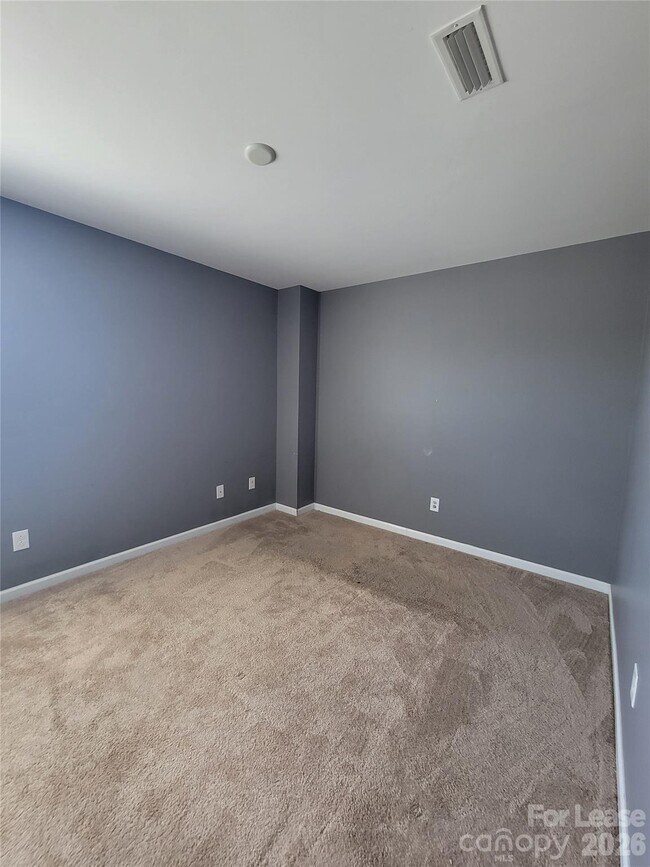 Building Photo - 1349 Haestad Ct