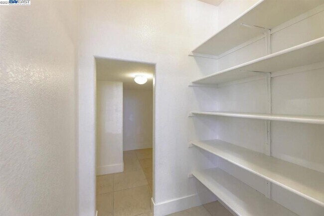 Building Photo - 18517 Admiral Way