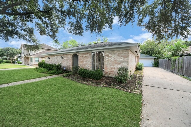 Building Photo - 14115 Wickersham Ln