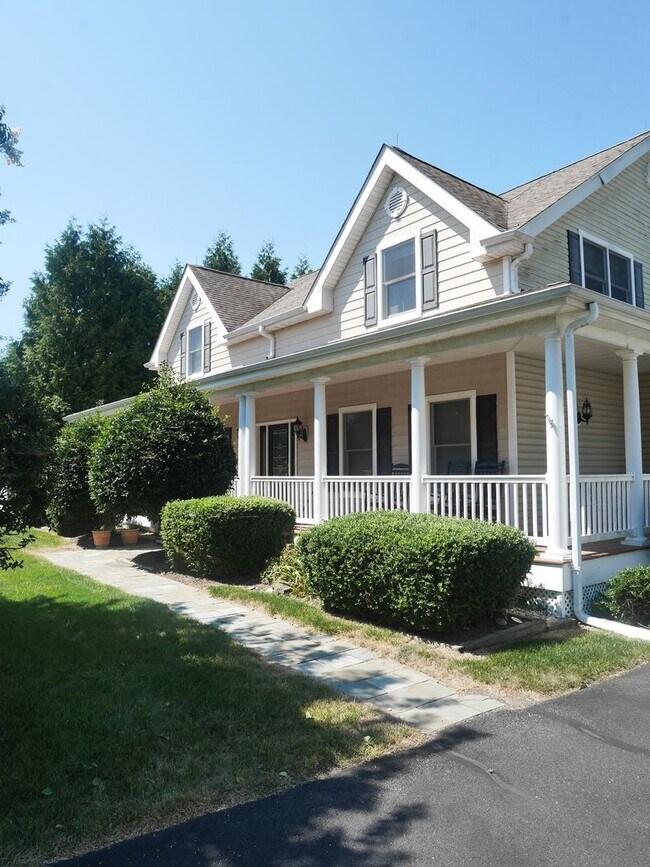 Building Photo - Elegant Coastal Home with Spacious Layout Near Lewes Beach