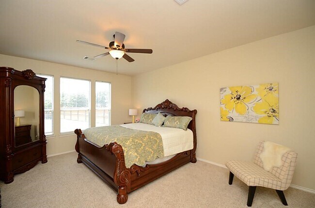 Building Photo - 5002 Hearth Hollow Ln