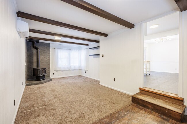 Building Photo - 105 Chestnut Dr