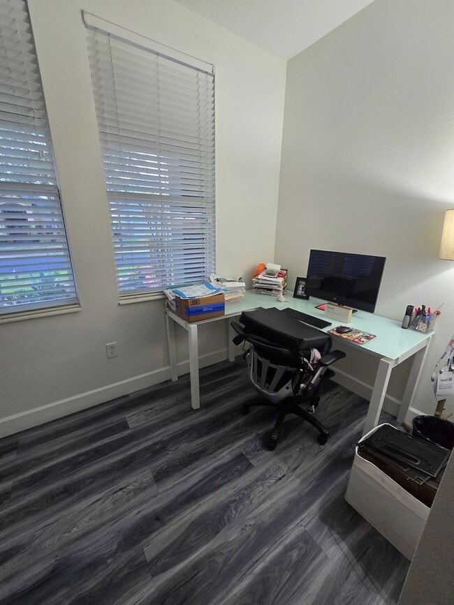 Building Photo - 510 Brookeshire Dr