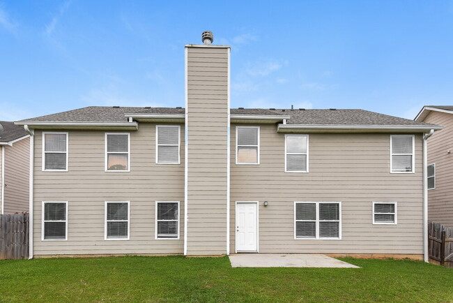 Building Photo - 265 Redding Ridge