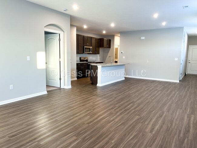 Building Photo - 521 Rochdale Run