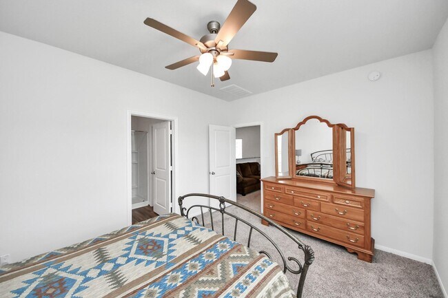 Building Photo - 1110 Bending Trl Dr