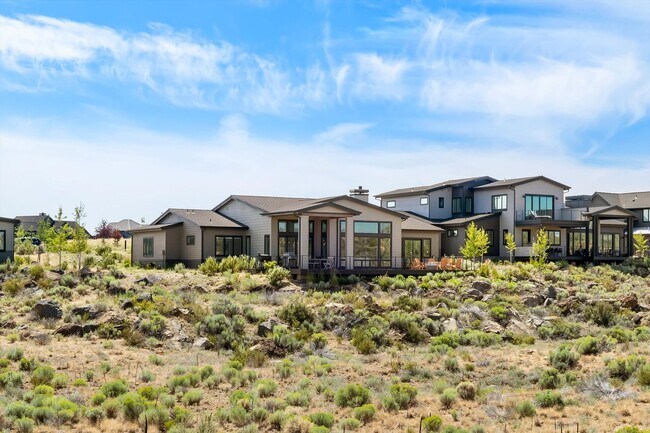 Building Photo - Tetherow Luxury 4 Bedroom Home