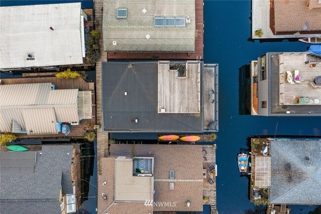 Building Photo - 3bd/2.5ba Seattle Houseboat