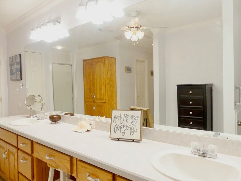 Building Photo - 1312 NW 15th St