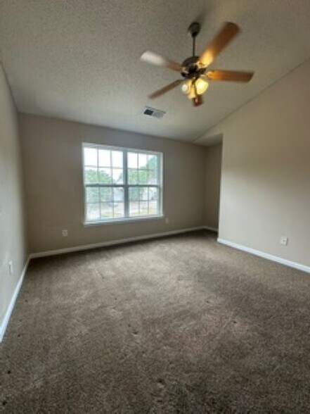 Master Bedroom - 500 Jaclyn Cir