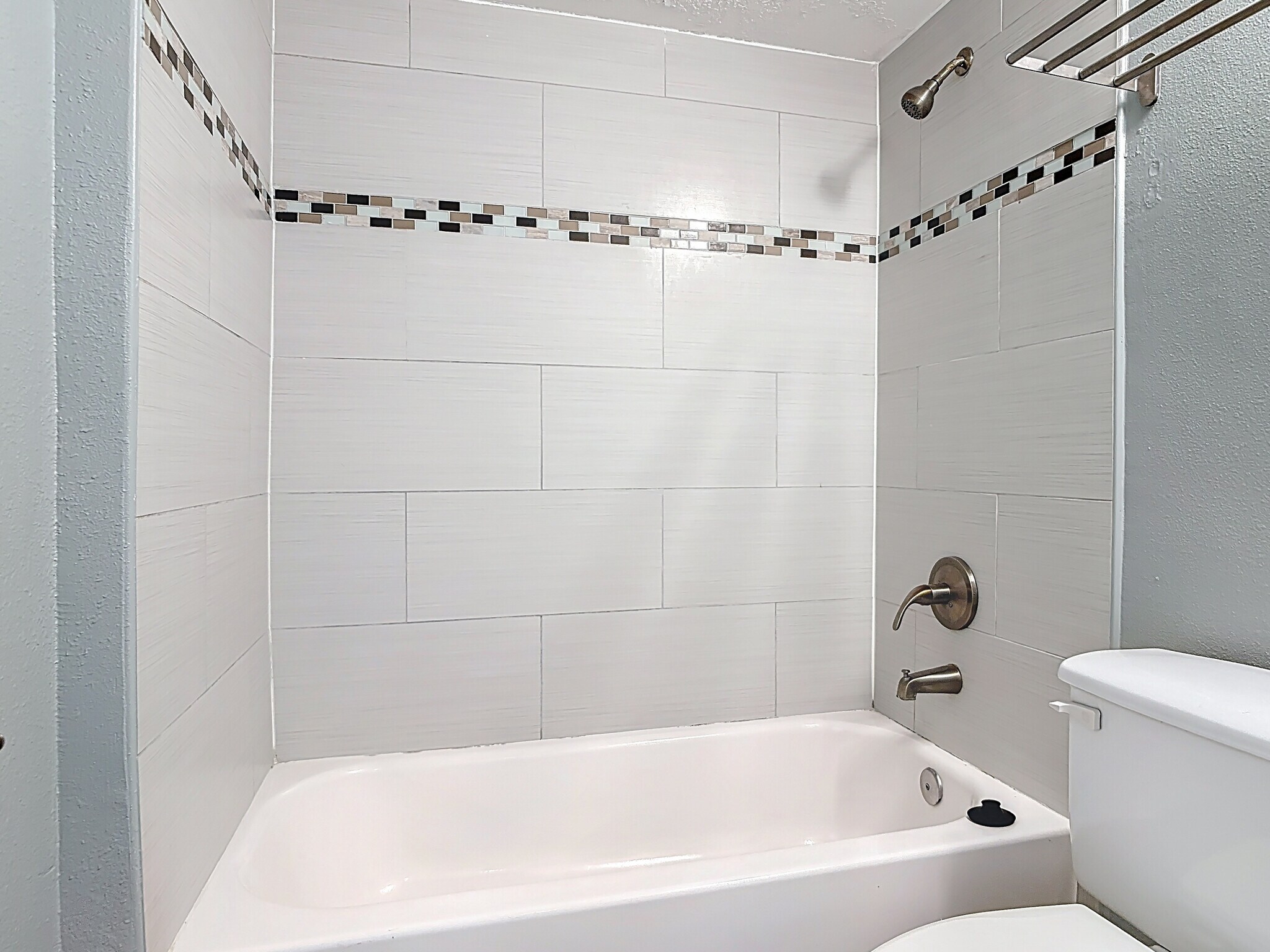 Building Photo - 4711 Capri Plz