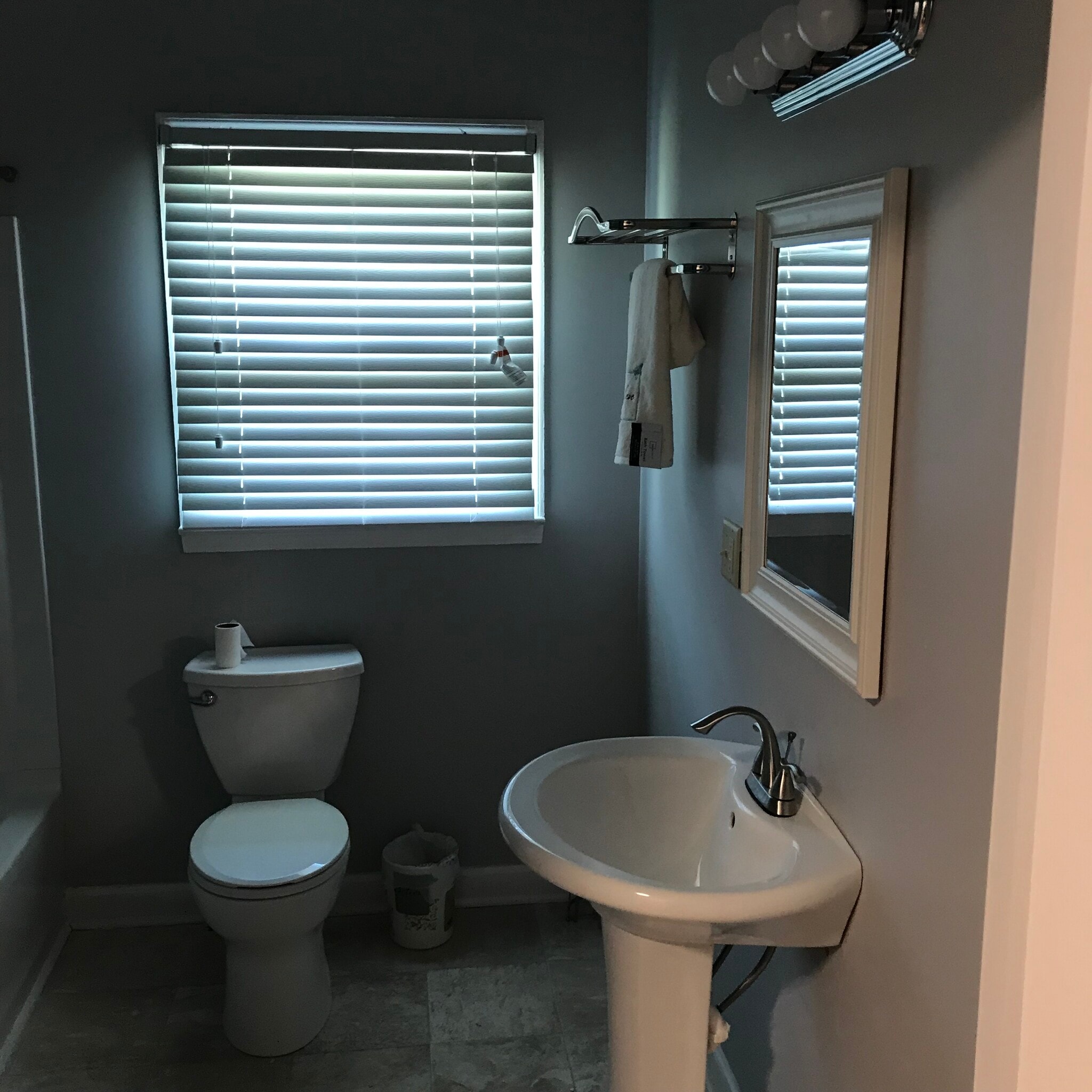 Building Photo - 1433 M.L.K. Jr Dr