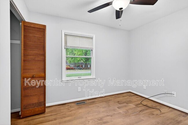 Building Photo - 2312 Bonnie Ln