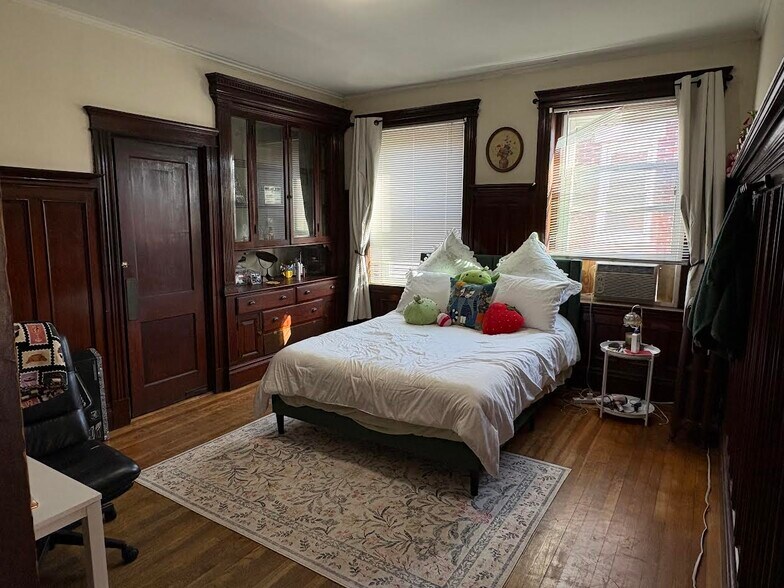 Building Photo - 11 Euston St