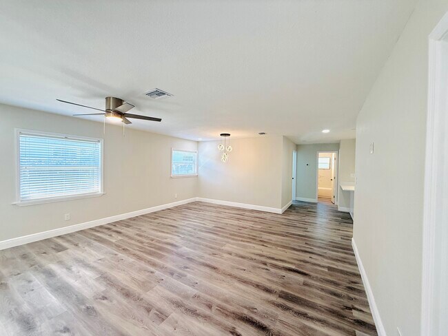 Building Photo - 1735 Michigan Ave NE