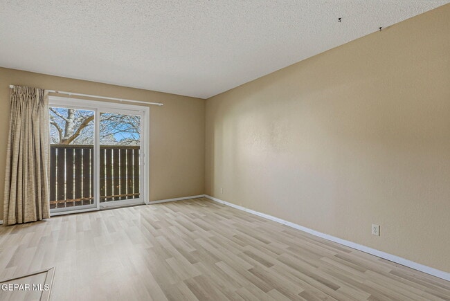 Building Photo - 1644 Lomaland Dr