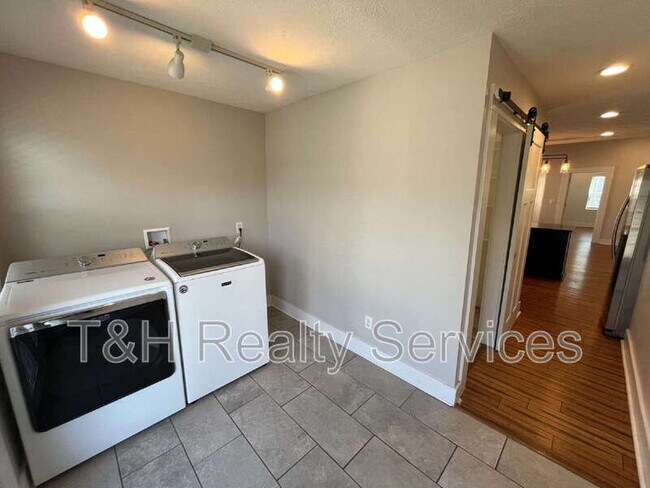 Building Photo - 1202 Harlan St