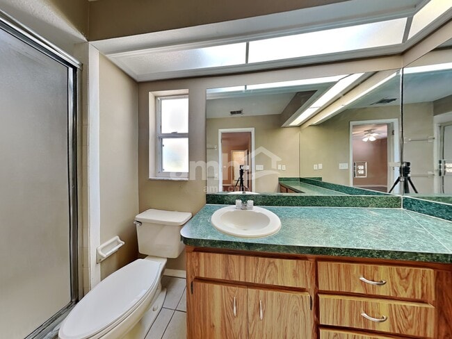 Building Photo - 220 Bryan Oak Avenue