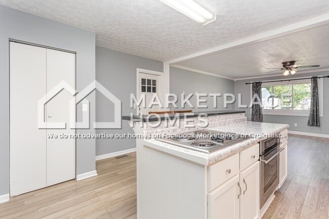 Building Photo - 414 Hilltop Dr