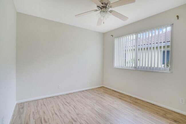 Building Photo - 785 Imperial Lake Rd