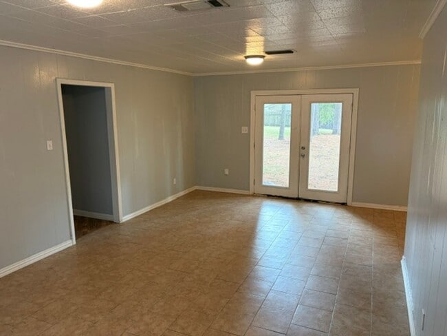 Building Photo - 1301 Manor Pl
