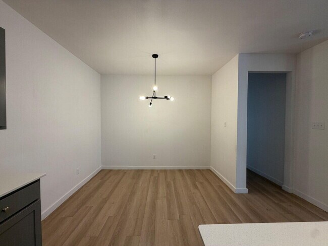 Building Photo - 5704 Kemper St