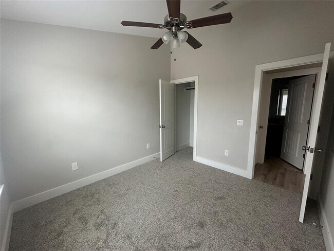 Building Photo - 813 Northington St