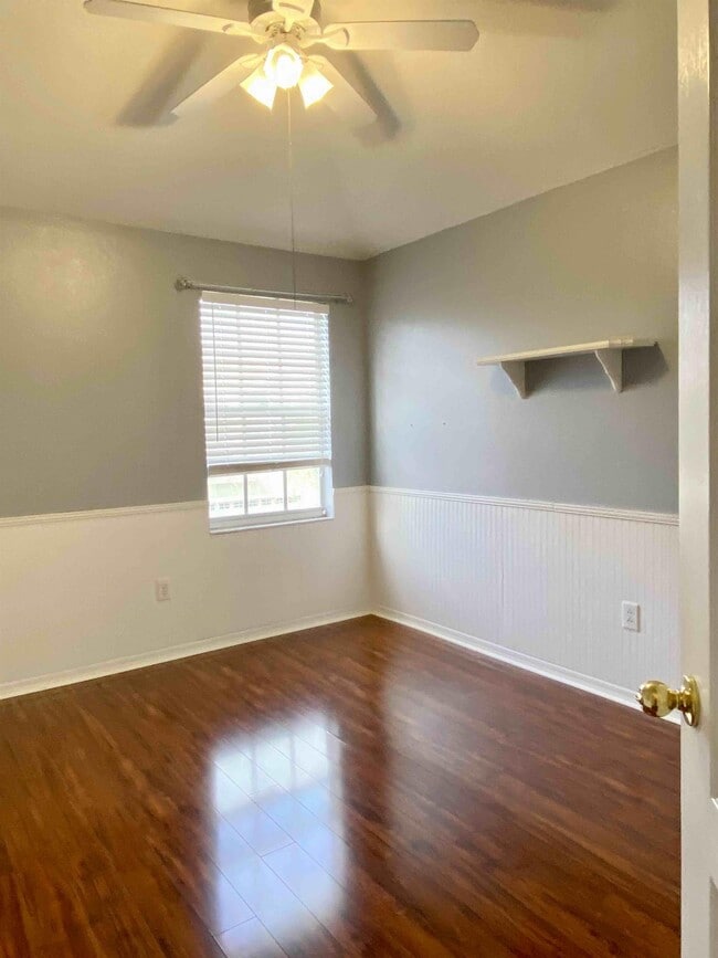 Building Photo - 10503 Chilmark Way