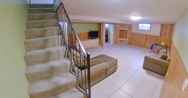 Building Photo - 3D Tour Available - Garage Parking + Sun R...