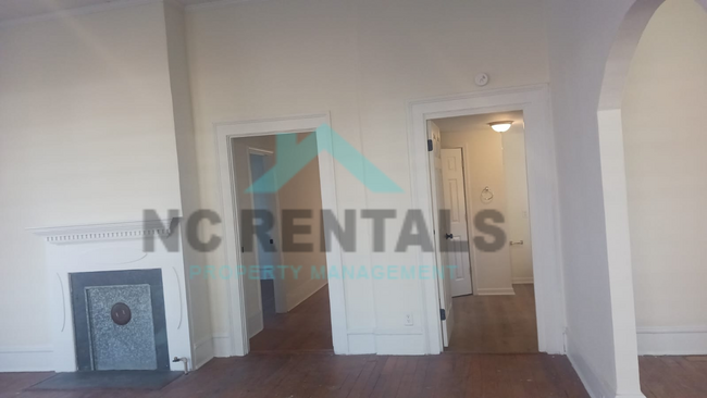 Building Photo - NEWLY RENOVATED Beautiful 2-Bedroom and 2-...