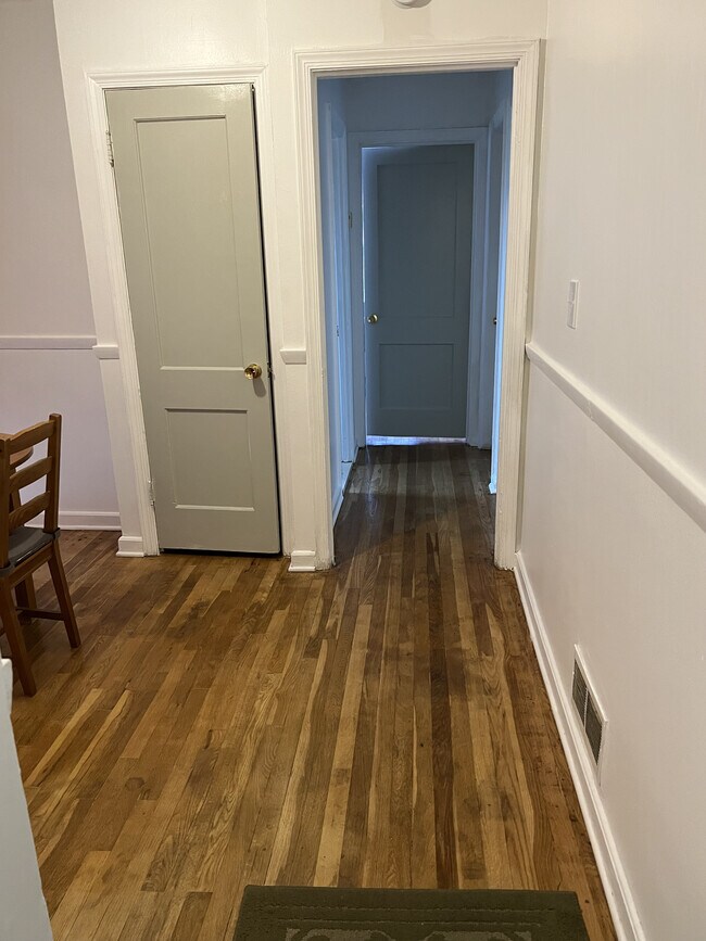 Building Photo - 5015 Nantucket Rd