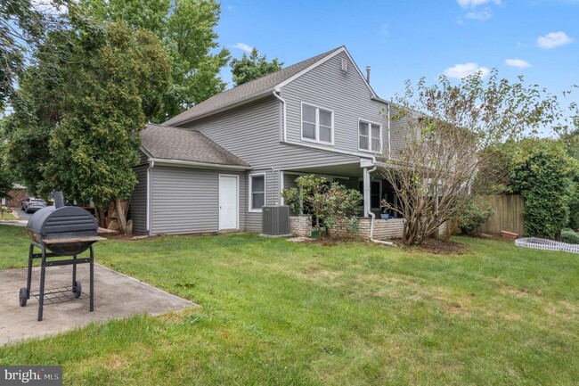 Building Photo - 1578 Yeakel Way