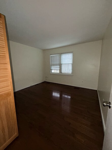 Building Photo - 9504 Covington Pl