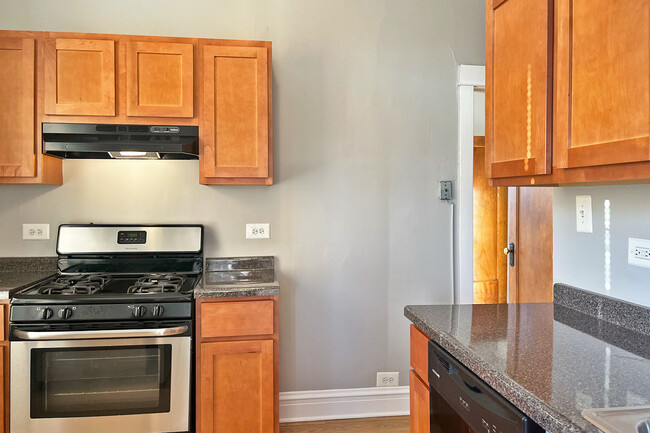 Building Photo - 730-734 Carpenter Ave.