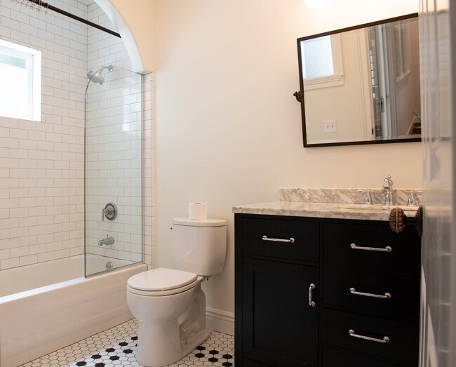 upstairs bath - 545 Wisconsin St