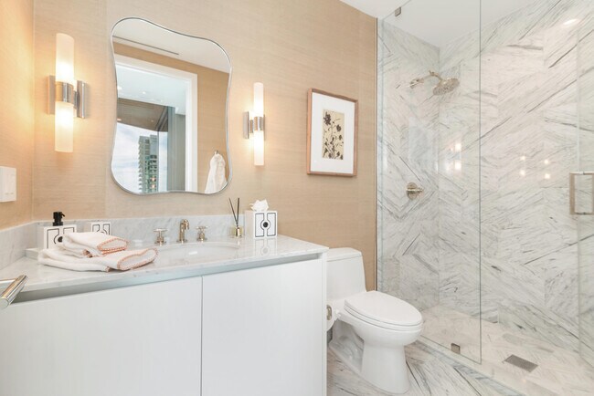 Building Photo - 1333 S Flagler Dr