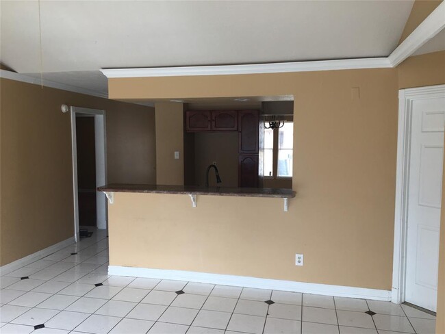 Building Photo - 15310 Reigate Ln