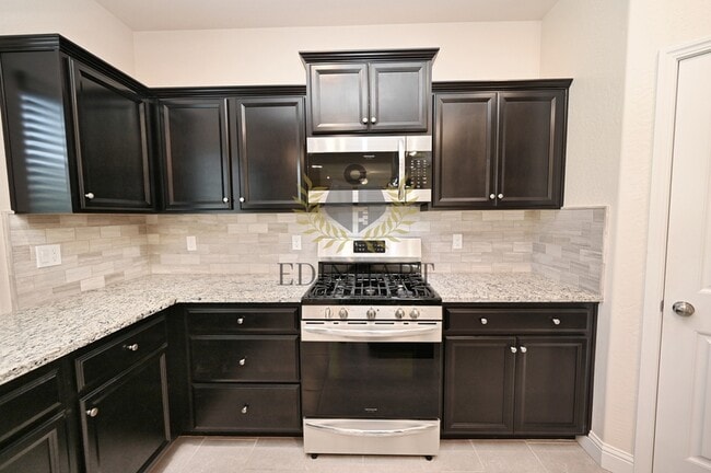 Building Photo - 645 Blue Oak Lane W