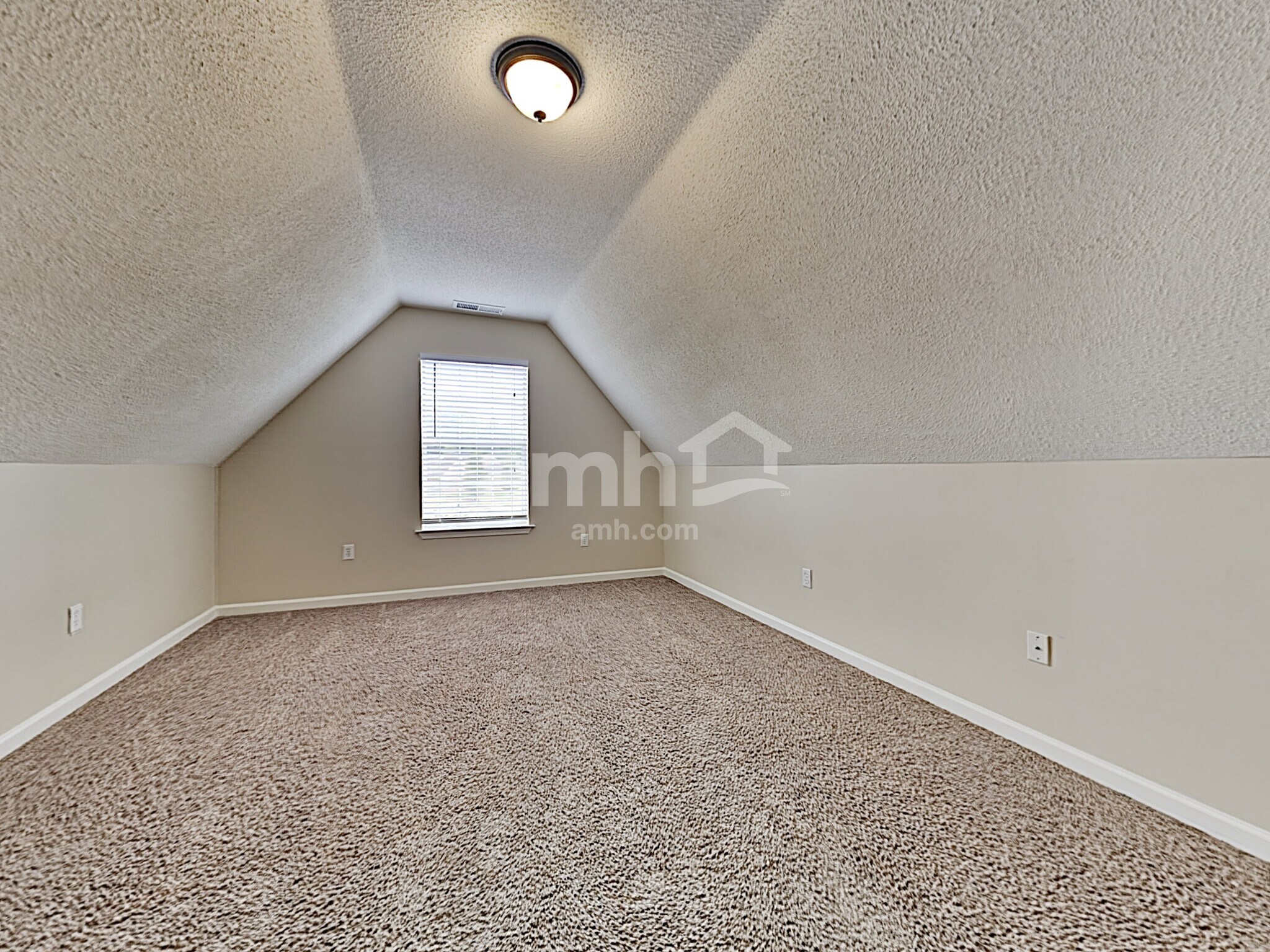 Building Photo - 5961 Appian Way Cv