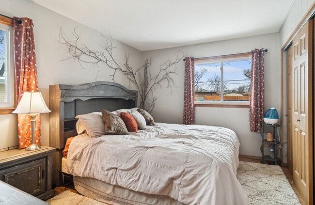 Building Photo - 460 Flagstaff Ln