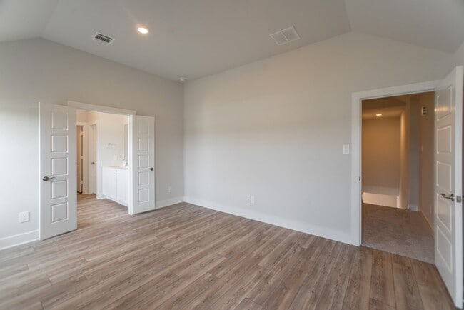 Building Photo - 10530 Preserve Wy